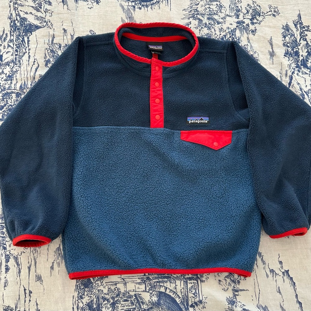 Patagonia two-tone navy and red snap fleece, size 5T